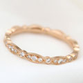 "Aurora" - zarter Rotgoldring 750 mit Brillanten 0.27ct, 4595.-