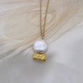 Anhänger Gold 750 mit flacher Perle und Goldnugget 1.2g, 1529.- (ohne Kette)
