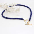 "Leopas" - Collier mit Lapislazuli, Zwischenteile Feingold 999,9 und Verschluss Gelbgold 750, 979.-