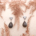 Ohrstecker Weissgold 750 mit Diamant-Triangeln und Mondstein VERKAUFT