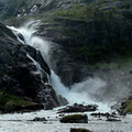 Der dritte Wasserfall im Husedal ist der Nykkjesøyfoss.