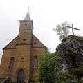 Gügelkirche mit "Felsenkreuz"