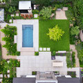 "Endless Summer" Moderner Pool Wohngarten I Bonn (Foto: Till Vielrose)