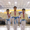 小学生団体組手　準優勝　阿見Ｂチ－ム（左から.荒井響介.谷澤琥太郎.大畠隆世）5年生チ－ム