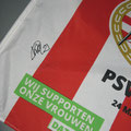 PSV - AJAX doelpunt Kirsten Koopmans , van haar heb ik deze vlag als aandenken gekregen