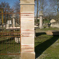 Pilier en pierre et brique