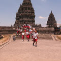 Le comité d accueil a Prambanan.