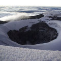 Beeindruckend ist der Blick in den Krater.
