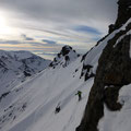 Nach wenigen Tiefenmeter schnallten wir die Skier an, auch hier Toni in front