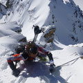 Wolfi auf dem letzten Meter, im Hintergrund der Grat zum Spaltenhupfer, links davon runter die Nord-Ostrinne