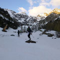 Nach der unteren Alm geschlossene Schneedecke