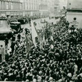 Pummerin vor der Mariahilfer Kirche, 1952