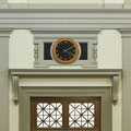 Uhr in Treppenhalle | Stadthaus Winterthur     (Architekturbüro Johann Frei)