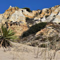 Beeindruckende, vielfarbige Klippen am Playa el Parador.
