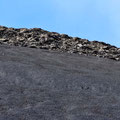 Montana del Cuervo - wie eine Krone bedeckt Splatter den Kraterrand.