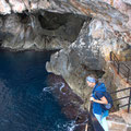 Zugang zur Höhle via Klippentreppe