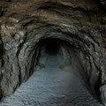 La entrada al cráter del Parangueo va por un túnel de unos 500 metros de longitud
