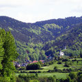 Rauenstein mit Kirche und Burgruine