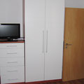 2. Spavaća soba  + TV