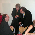 Vorstand Daniela Wagner und Dr. Ulrich Großrubatscher im Gespräch mit Nikolaus Harnoncourt nach der Premiere von KING ARTHUR 2004 bei den Salzburger Festspielen.
