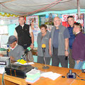 Anmeldung unserer Reisegruppe über den örtlichen Radiosender bei den Alpakazüchtern in den Anden.