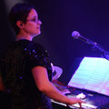 Souvenirs DISCO, Karine est au clavier