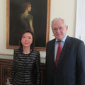 Egon Jüttner mit der Botschafterin des Königreichs Thailand, I.E. Nongnuth Phetrcharatana