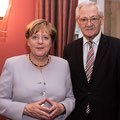 Egon Jüttner mit Bundeskanzlerin Dr. Angela Merkel (Bildquelle: CDU/CSU-Fraktion im Deutschen Bundestag)