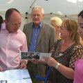 Erster Bürgermeister Christian Specht, Egon Jüttner und Dr. Ingeborg Dörr auf dem Lanz-Park-Fest