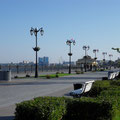 Astrakhan - Promenade  sur le quai de la Volga.