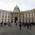 Vienne - Michaelerplatz : entrée principale du palais.