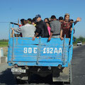 Sur les routes d'Ouzbékistan.........transport en commun !