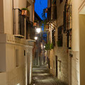 Panorámica nocturna del callejón