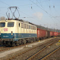 140 423-5 fährt den Zug nach Ruhrort.