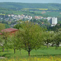 Kamera-Schwenk nach rechts: Bammental mit dem Hochhaus auf dem Heldenberg (zwei weitere konnten verhindert werden)