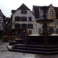 Brunnen vor dem Rathaus - PeWe