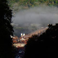 Noch im Nebel: Heidelbergs "Alte Brücke" - Foto PeWe