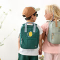 2 Kinder mit Kinderrucksack Square Cherry & Khaki Dessin - LÄSSIG