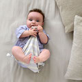 Baby mit Schnuffeltuch von LÄSSI