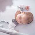 Baby im Schlafsack von Träumeland