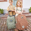 Mädchen mit 2 Kinderkoffern Happy Prints von LÄSSIG