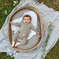 Baby im Strampler von LÄSSIG im Babynest
