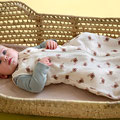 Baby im Schlafsack von LÄSSIG