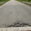 Schlaglöcher auf der Route 410 Richtung Norden