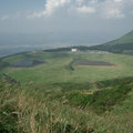 烏帽子岳山頂から見た草千里