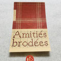 B18 carte postale coloris rouge "amitiés brodées" : 1€