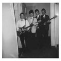 René and the Alligators met Jan Akkerman (1962). vlnr: Ton vd Graaf - René Nodelijk - Jan Akkerman op Burns gitaar - Rudie Schoonewelle