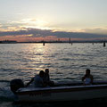 Blick auf Venedig bei einer Überfahrt zum Lido