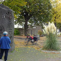 Stele bei Rhens mit Weinbau-Motiven