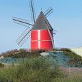 Moulin rouge à six ailes près des Gites des Camparros à Nailloux